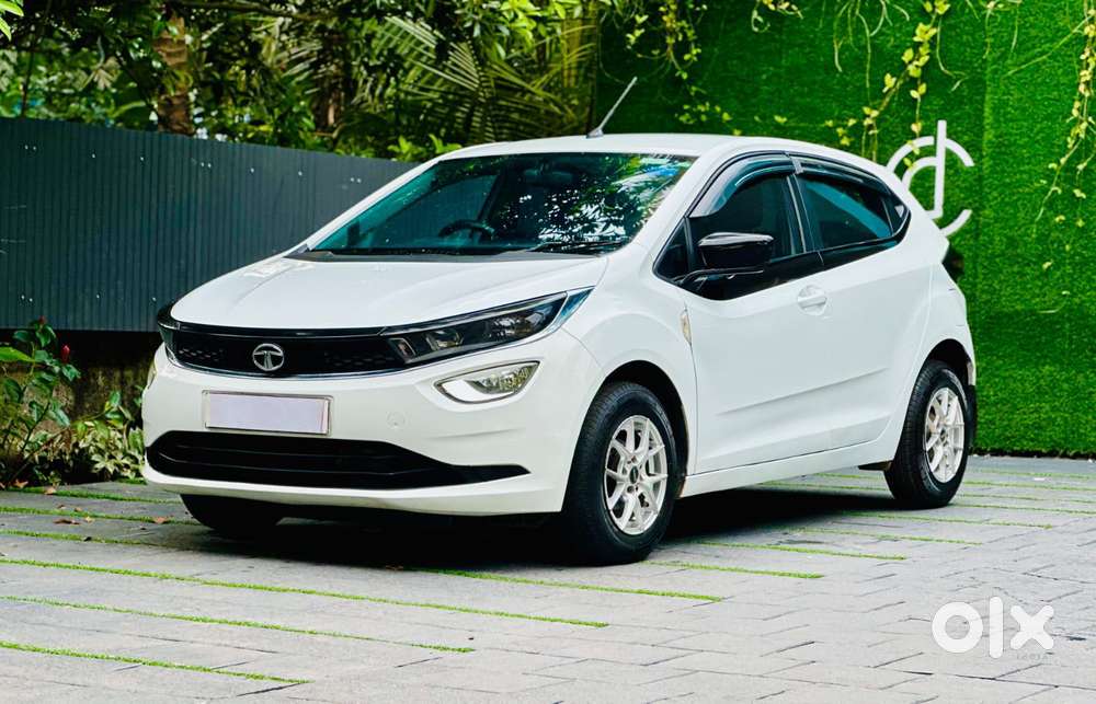 Tata Altroz 1.2 Xe, 2021, Petrol