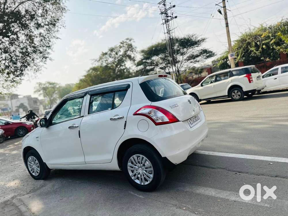 Maruti Suzuki Swift Vxi + Manual, 2013, Petrol