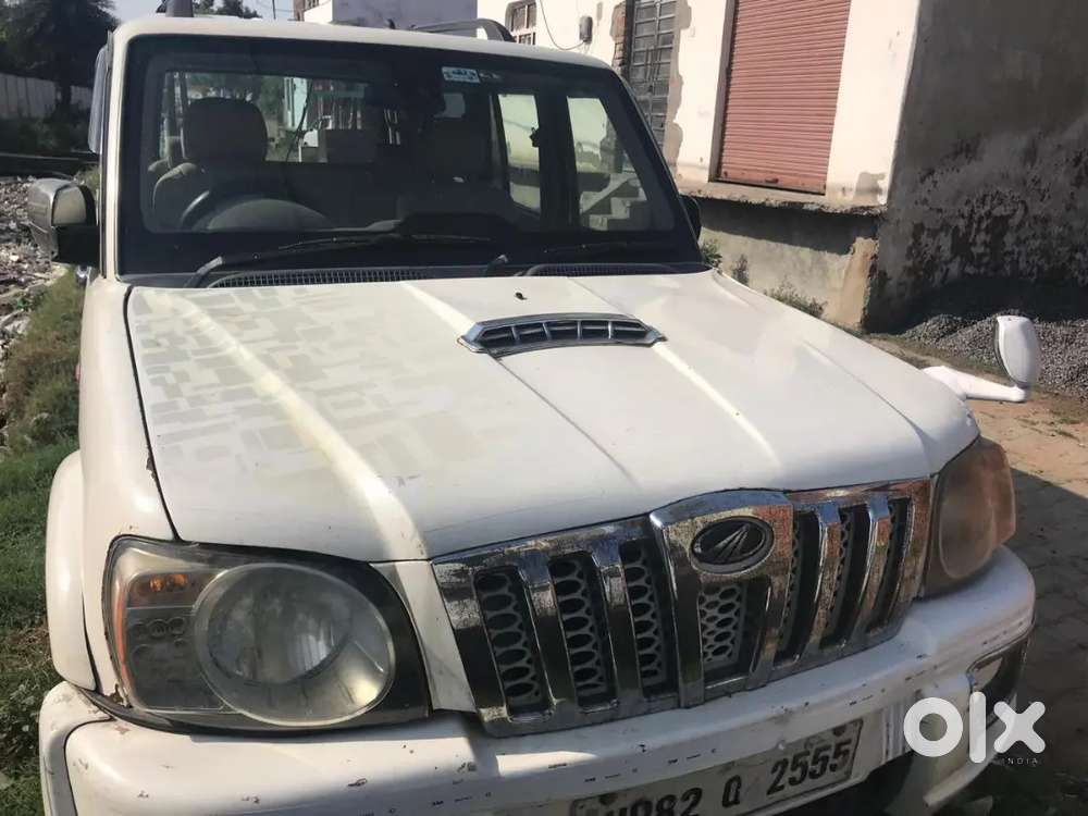 गाड़ियां में कोई कमी नहीं हे सारी चीज Ok है