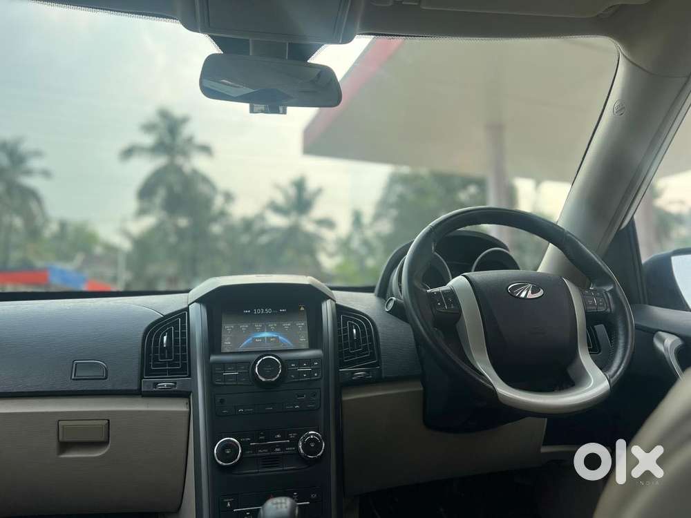 Mahindra Xuv500 2.2 W10, 2015, Petrol