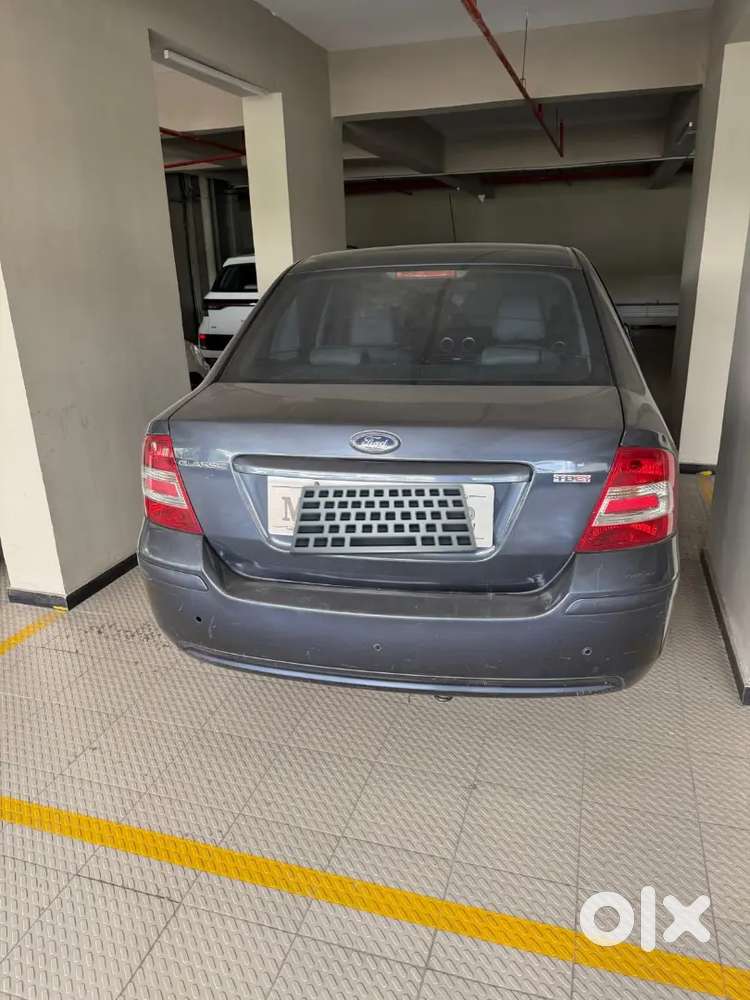 Ford Classic Titanium 2013 Car