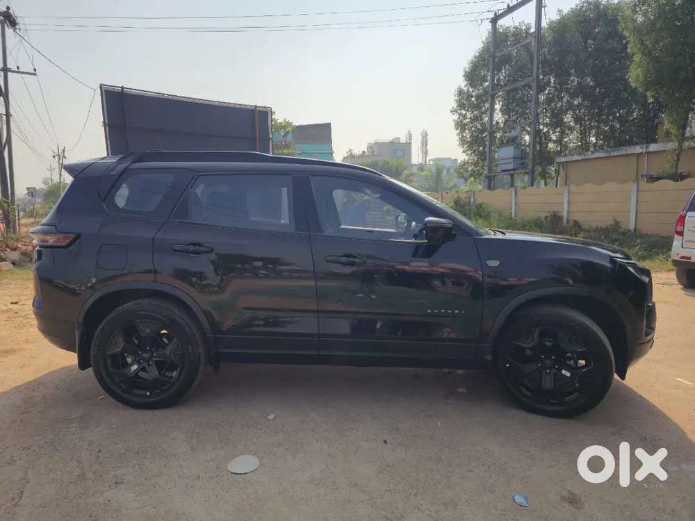 Tata Safari Plus 2025 Diesel Dark Edition