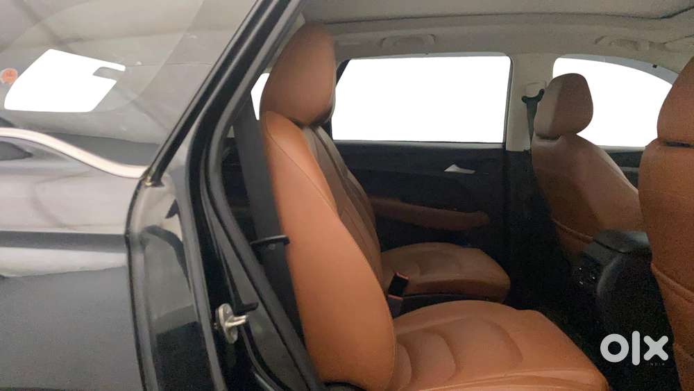 Mg Hector Plus 1.5 Hybrid Sharp Turbo 6 Str, 2021, Petrol