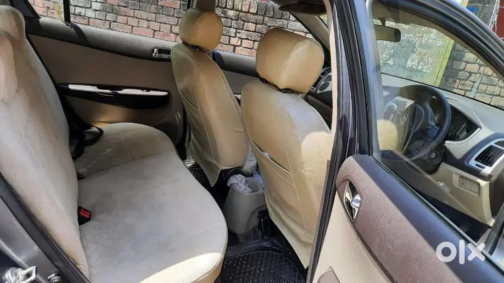 Hyundai New I20 2011 Petrol 950000 Km Driven
