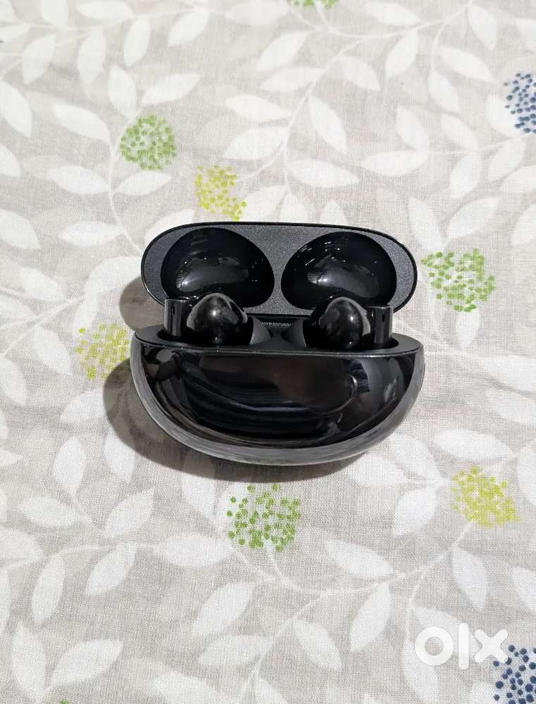 Realme buds air 5 pro or New Skullcandy tws bluetooth wireless earbuds