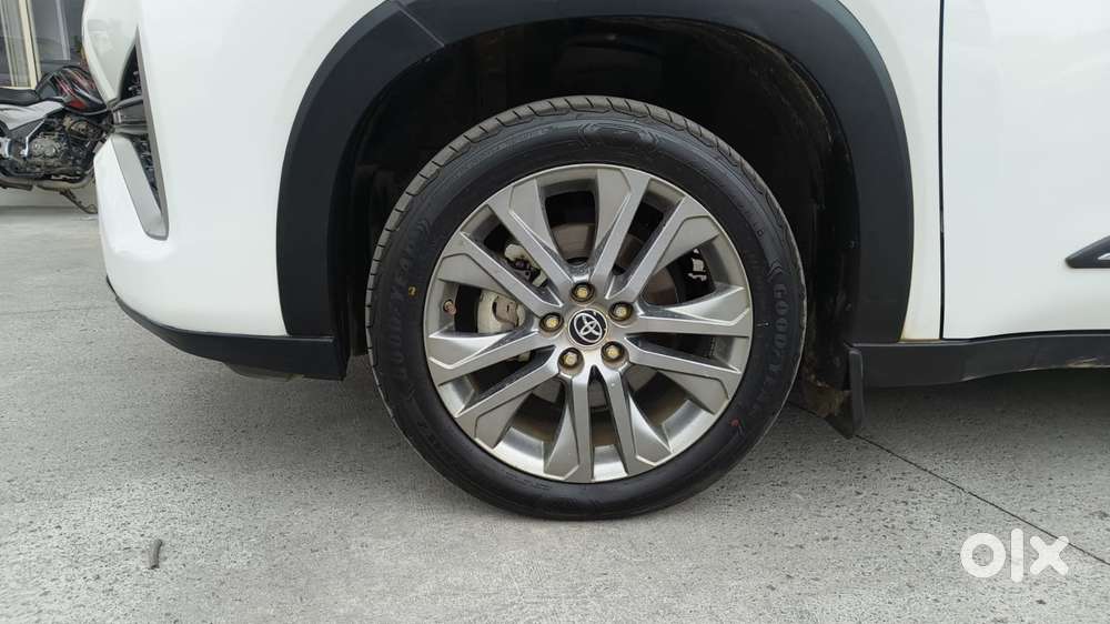 Toyota Innova Hycross 2.0 Zx Hybrid 7 Str, 2024, Petrol