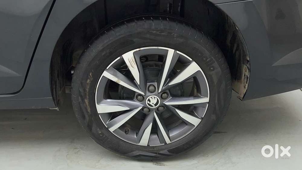 Skoda Slavia Style 1.0l Tsi At, 2023, Petrol