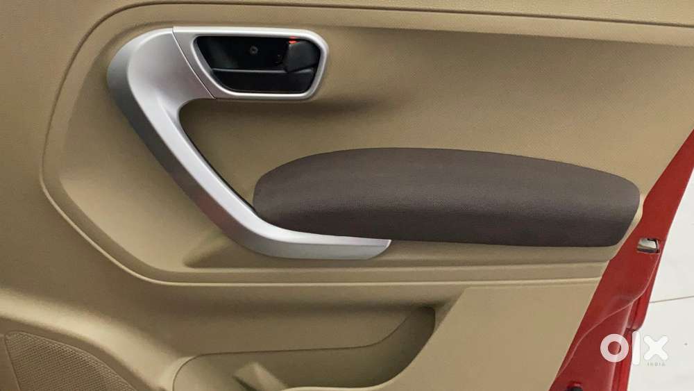 Mahindra Tuv 300 T8 Amt, 2016, Diesel