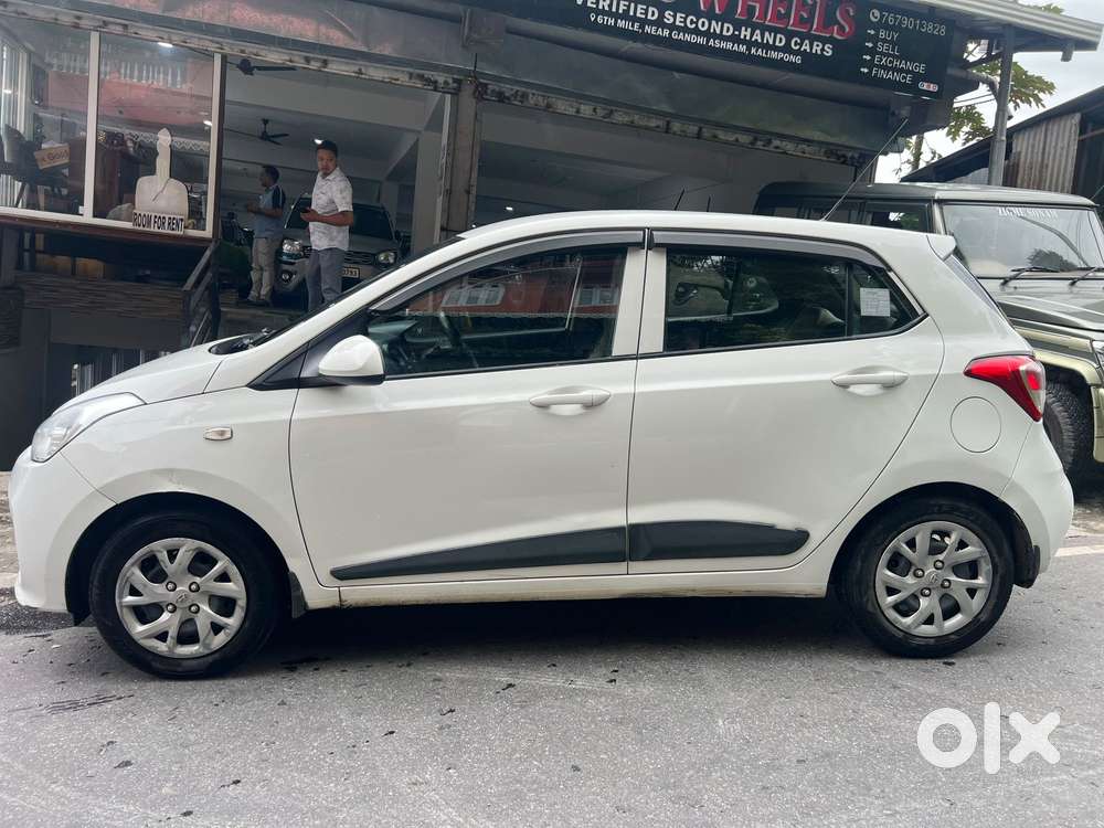 Hyundai Grand I10 Sportz, 2017, Petrol
