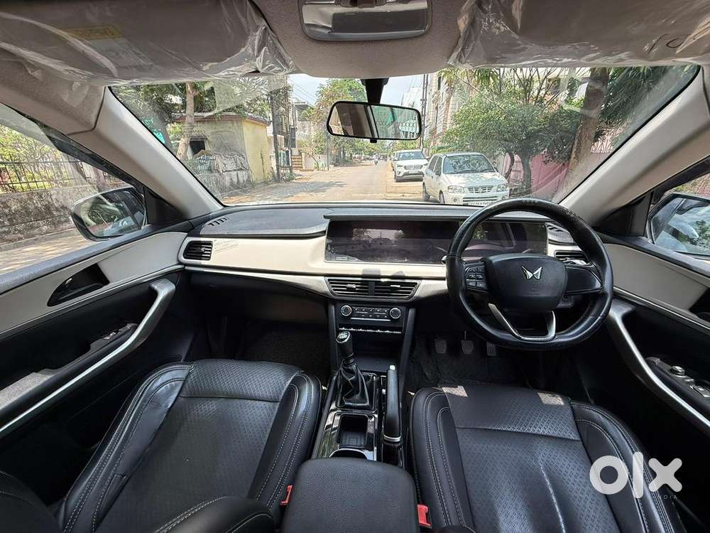 Excellent Condition Mahindra Xuv700 2022 Diesel 41000 Km Driven