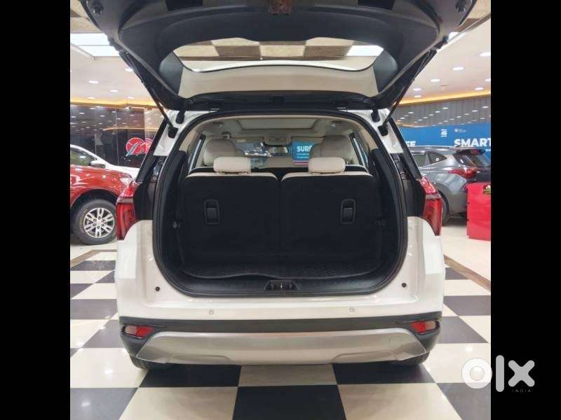 Mahindra Xuv700 2.0 Ax 7 Petrol At Luxury Pack Str, 2022, Petrol