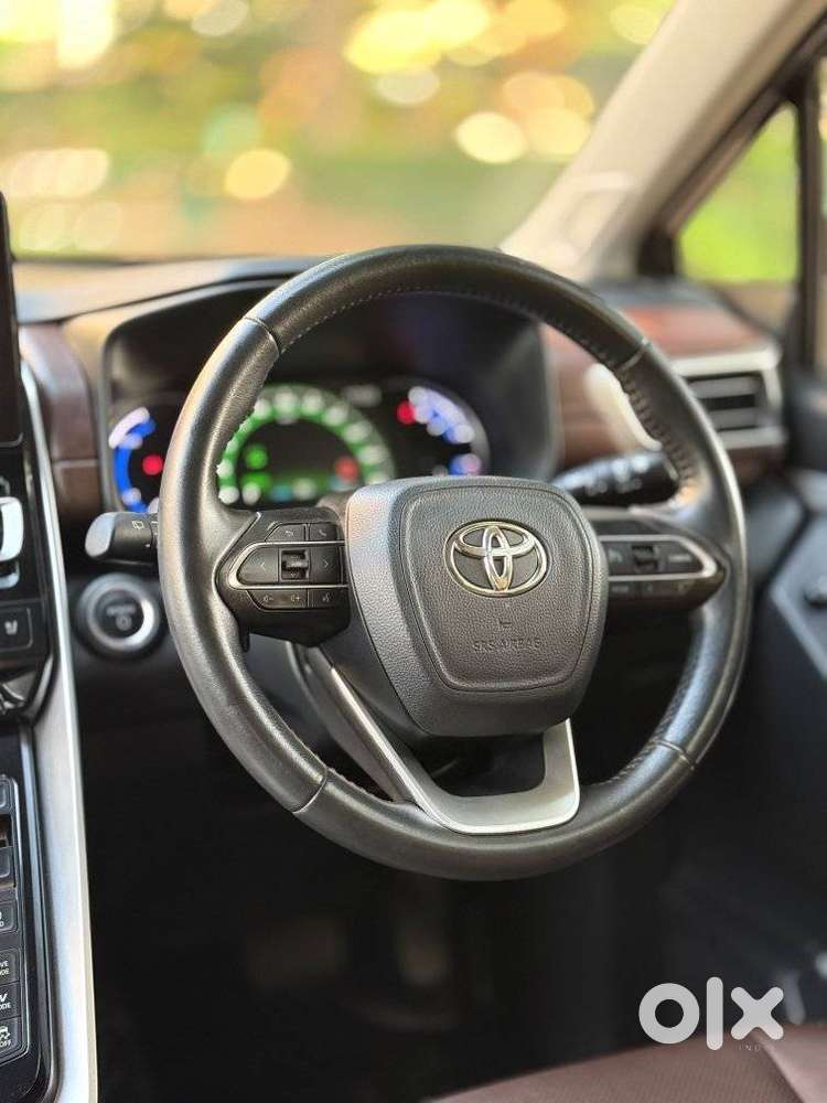 Toyota Innova Hycross 2.0 Zx Hybrid 7 Str, 2024, Petrol