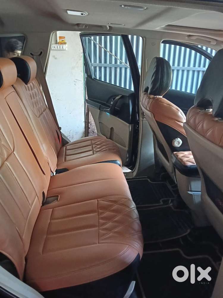 Mahindra Xuv500 W10