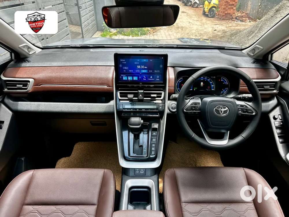 Toyota Innova Hycross 2.0 Zx (o) Hybrid 7 Str, 2025, Petrol
