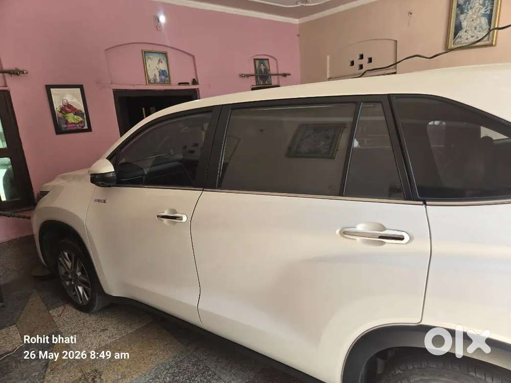 Toyota Innova Hycross 2024 Petrol 38000 Km Driven