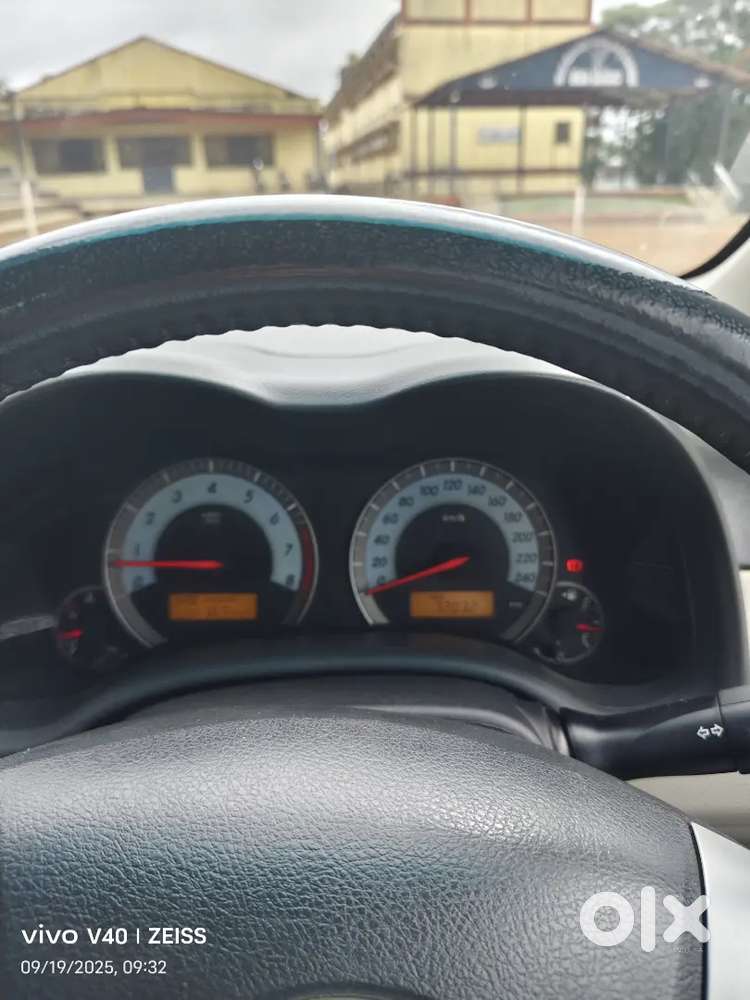 Toyota Corolla Altis 2011 Second Owner