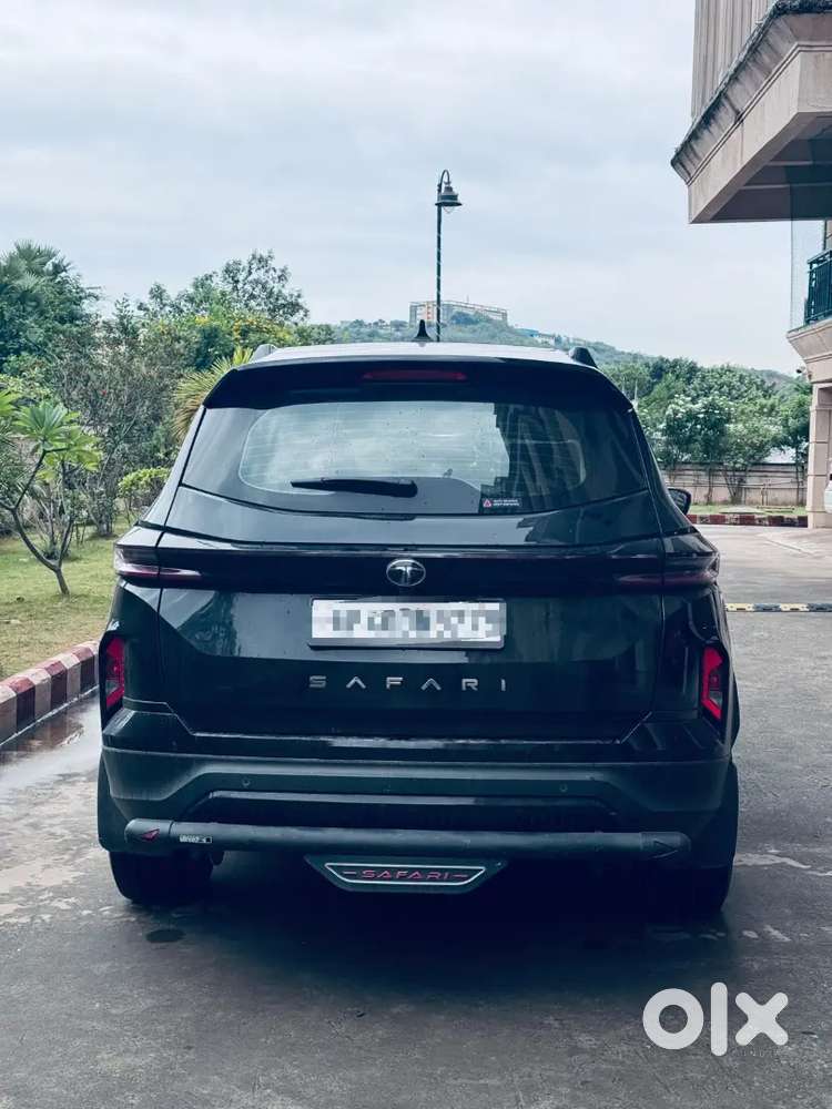 Tata Safari Dark 2024 Edition
