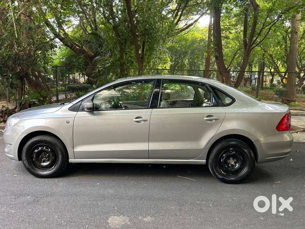 Skoda Rapid 1.6 Mpi Ambition, 2012, Petrol