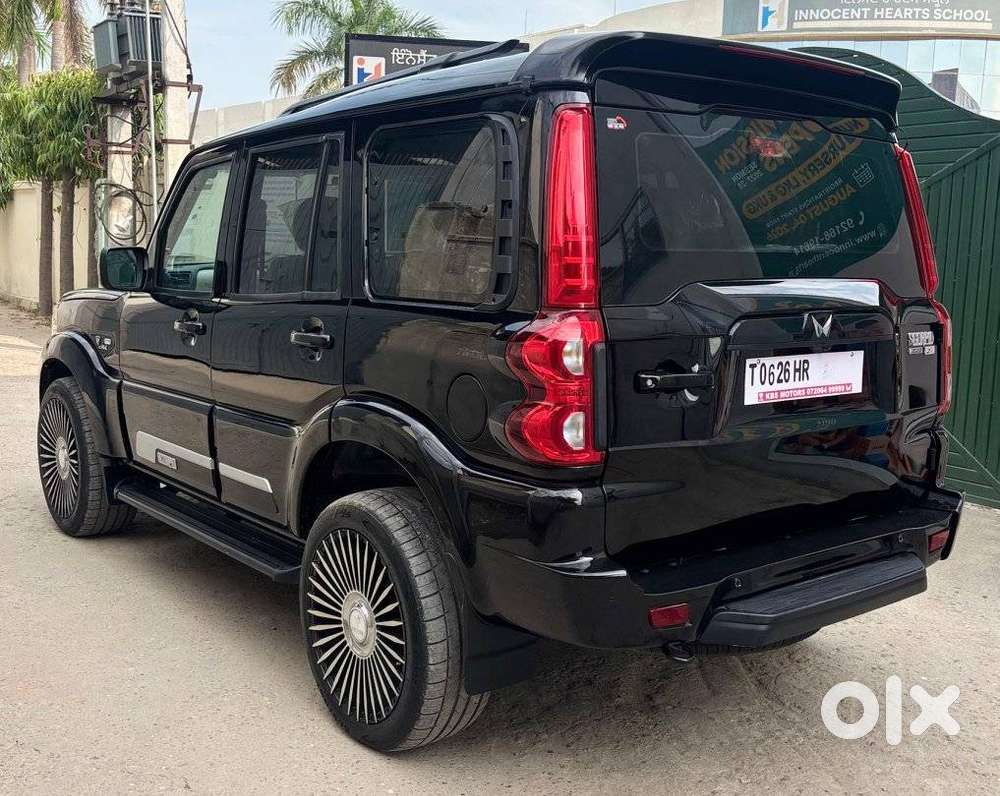 Mahindra Scorpio Classic, 2026, Diesel