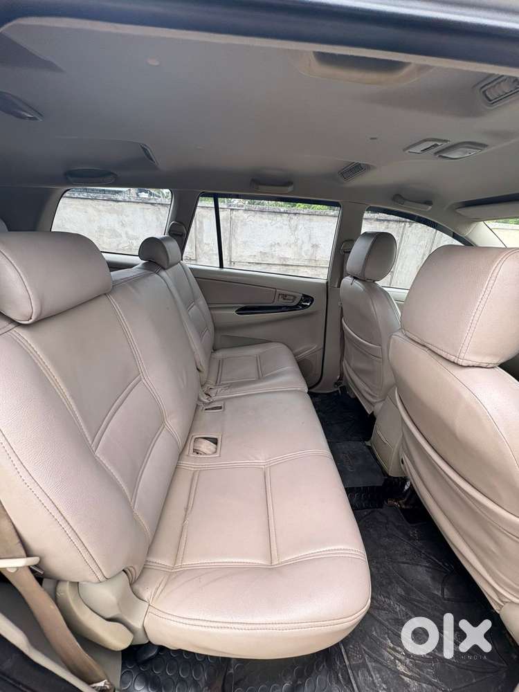 Toyota Innova 2.5 G (diesel) 8 Seater, 2014, Diesel