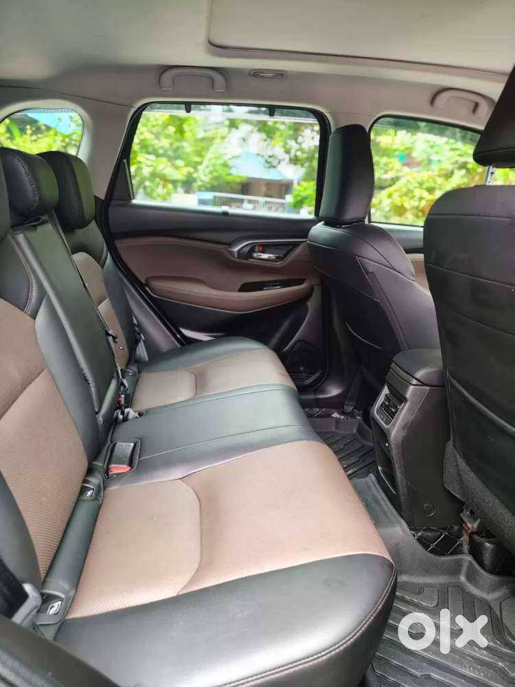 Toyota Urban Cruiser Hyryder, 2025, Petrol