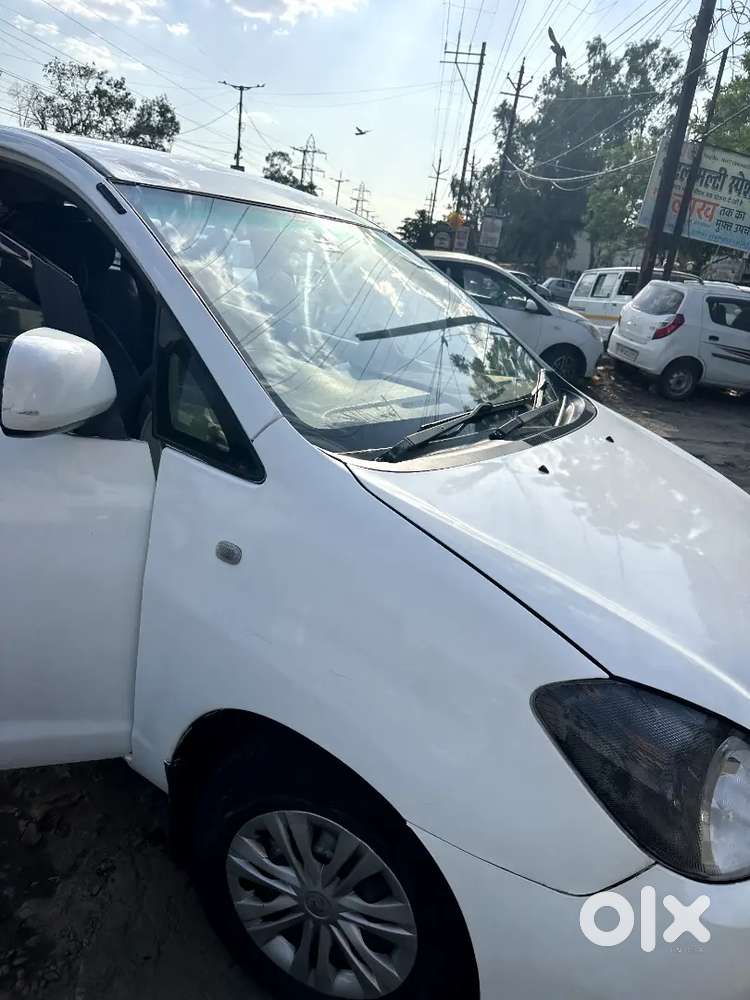 Innova Good Condition 4 Tayr New