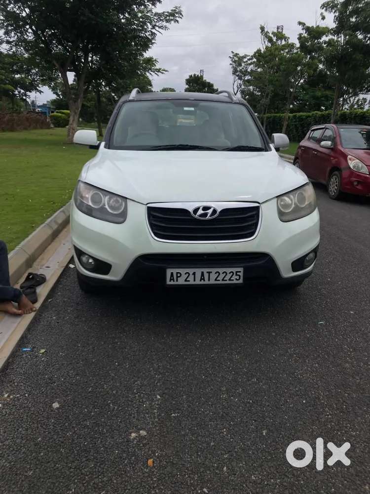 Hyundai Santa Fe 2012 Diesel 130000 Km Driven