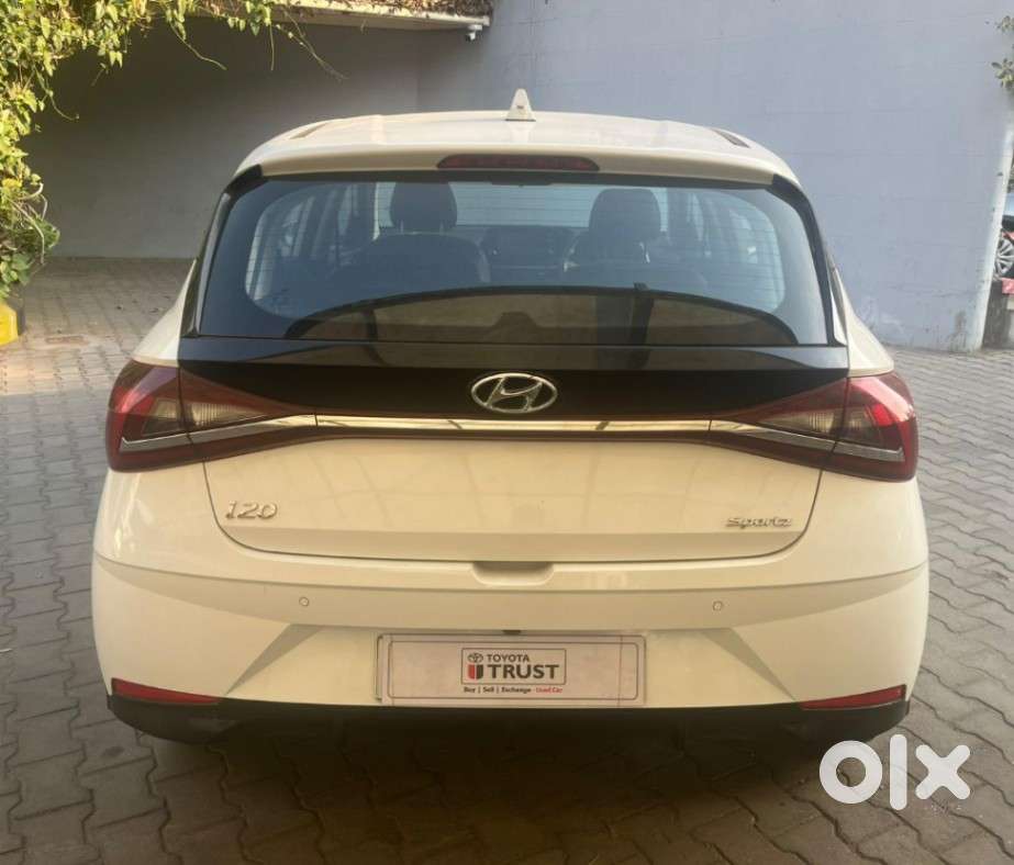 Hyundai I20 Sportz Plus Cvt, 2022, Petrol