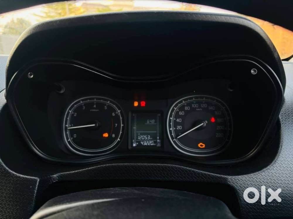 Maruti Suzuki Brezza 1.5 Vxi Smart Hybrid, 2023, Petrol