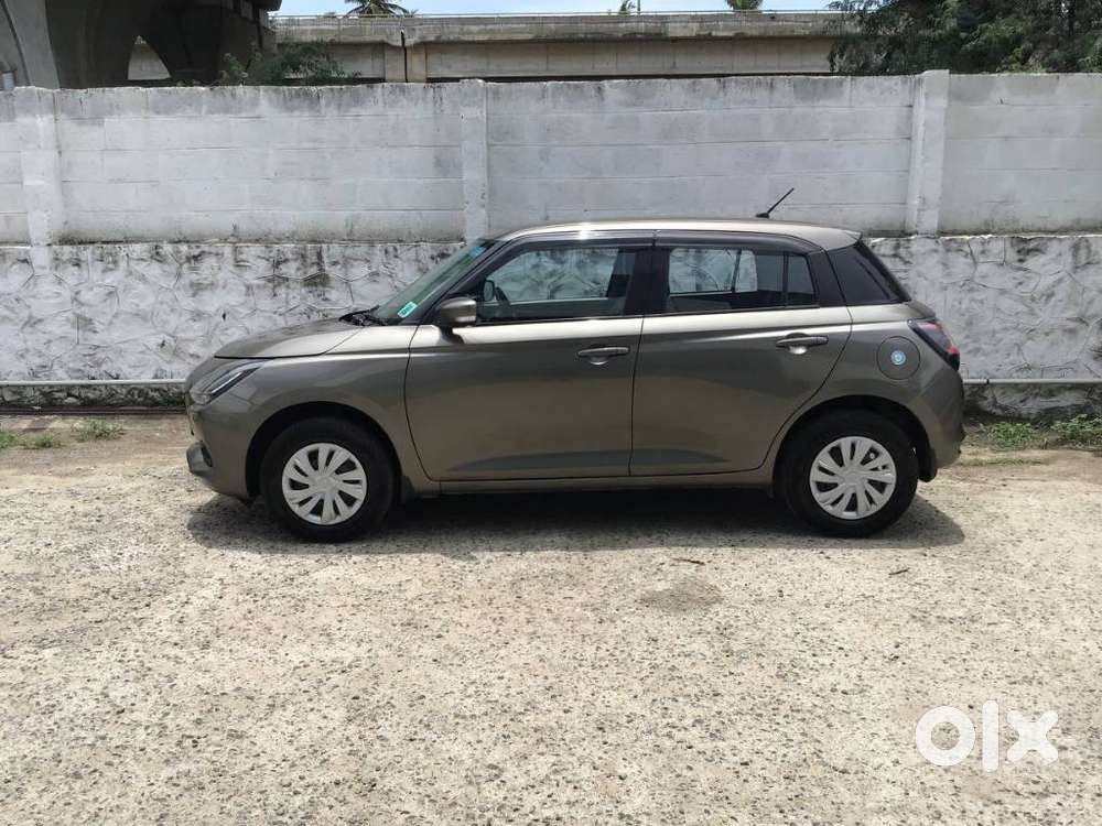 Maruti Suzuki New-gen Swift Vxi, 2025, Petrol