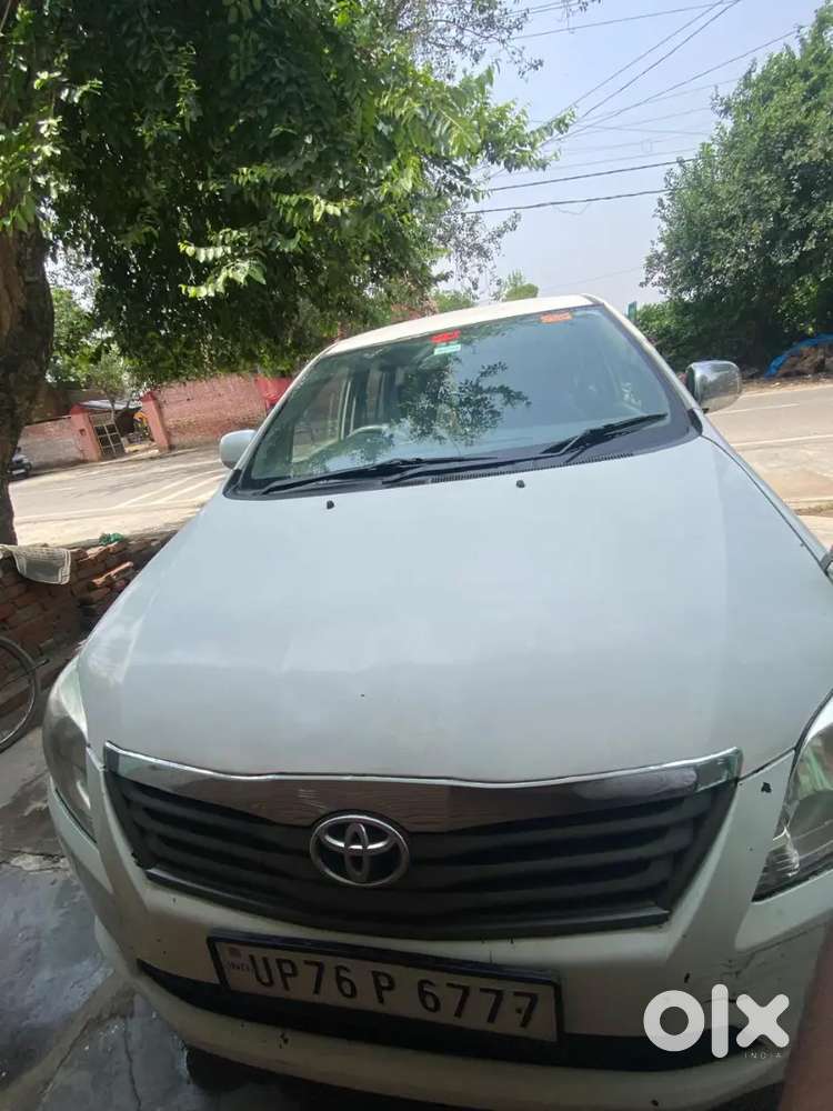 Toyota Innova 2012