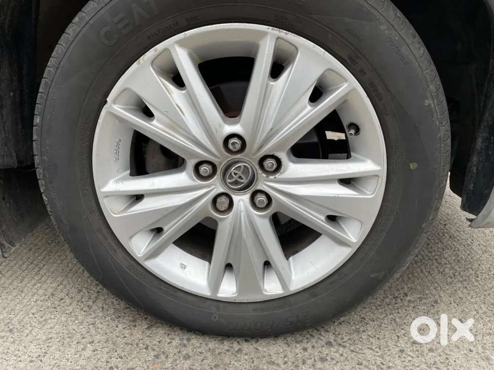 Toyota Innova Crysta 2.8 Zx At 7 Seater, 2016, Diesel
