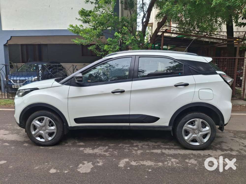 Tata Nexon 1.2 Revotron Xma Amt (s), 2022, Petrol