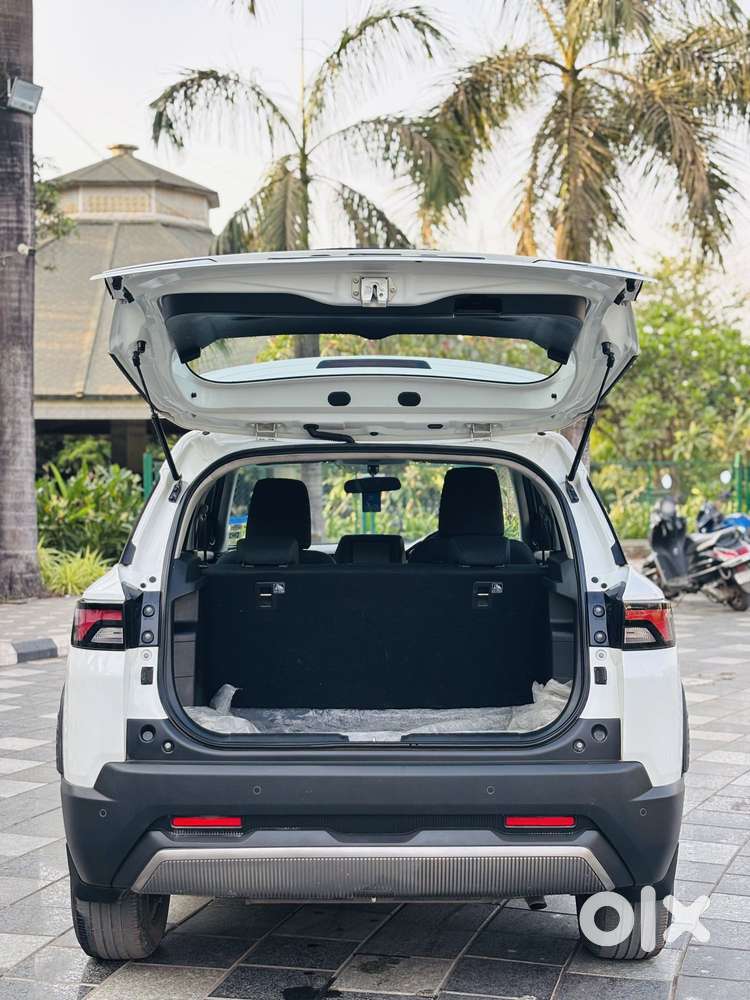 Maruti Suzuki Vitara Brezza 1.5 Vxi At, 2023, Petrol