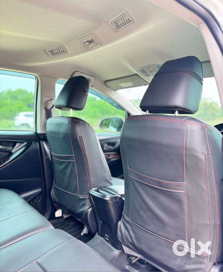 Toyota Innova Crysta 2.4 G Plus Mt 8 Str, 2025, Diesel