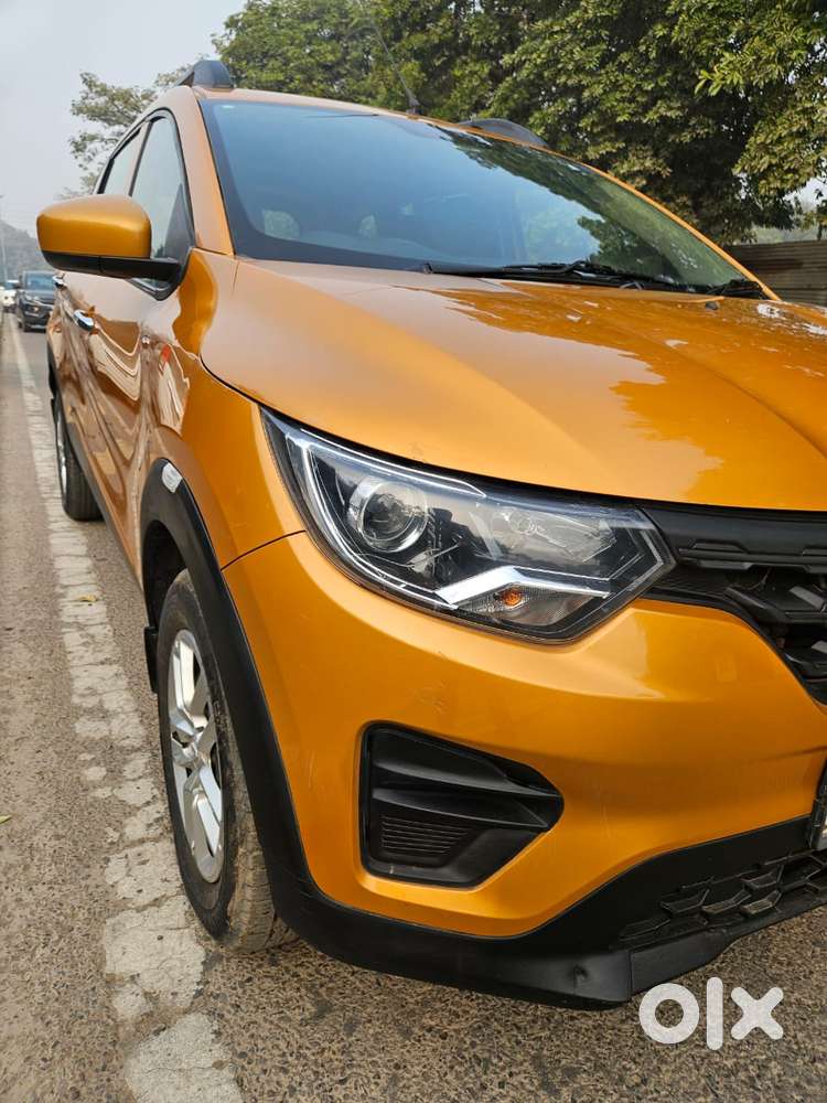 Renault Triber Rxt, 2022, Petrol