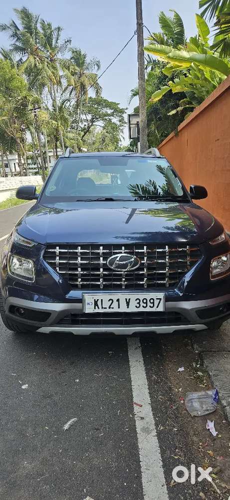 Hyundai Venue 2020 Cng & Hybrids 63000 Km Driven Blue Colour