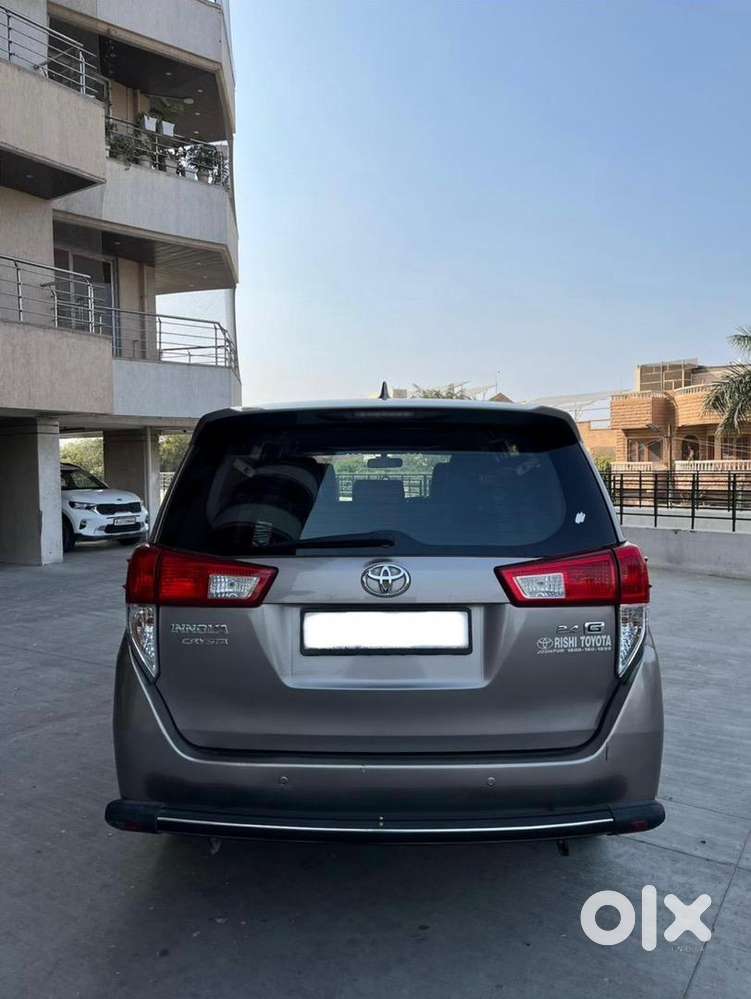 Toyota Innova Crysta 2017 Diesel Well Maintained