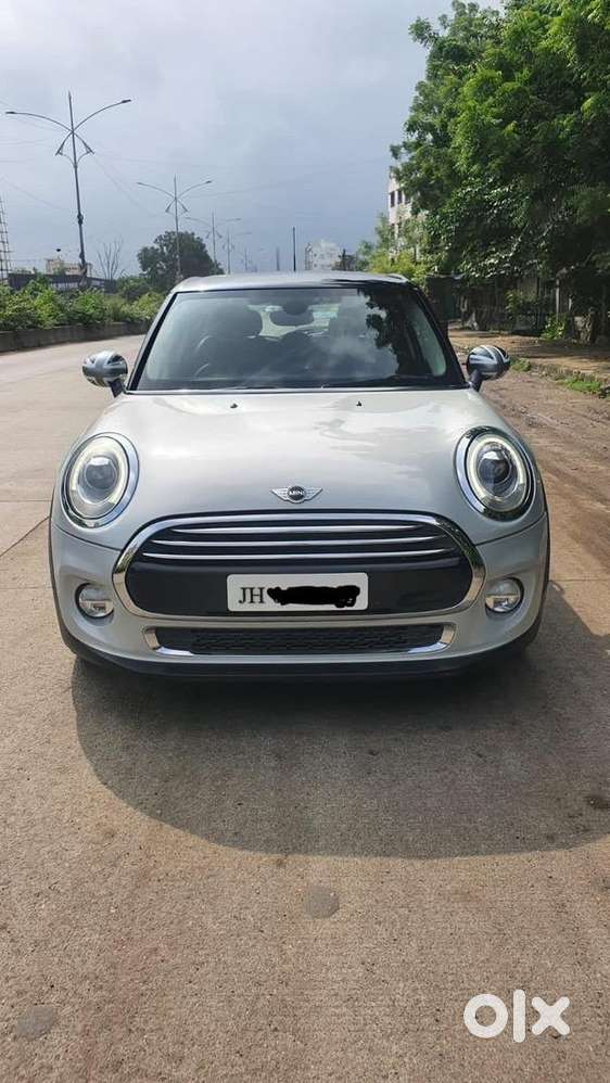 Mini Cooper 5 Door 2016 Diesel 35000 Km Driven