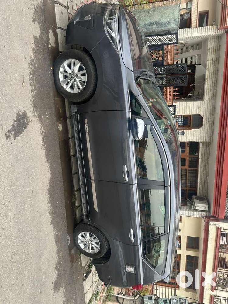 Toyota Innova Crysta 2019 Diesel 90000 Km Driven
