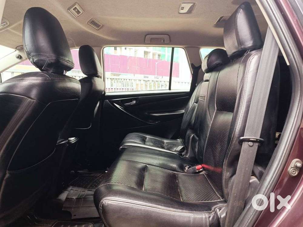 Toyota Innova Crysta 2.8 Gx At 8 Seater, 2017, Diesel