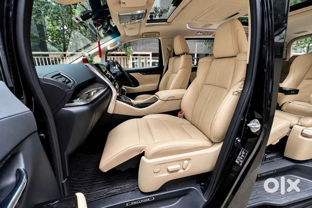 Toyota Vellfire 2.5 Hybrid, 2022, Petrol