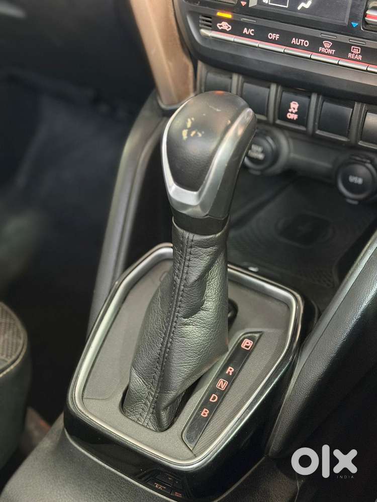 Maruti Suzuki Grand Vitara 1.5 Zeta Plus Dual Tone Intelligent Hybri..