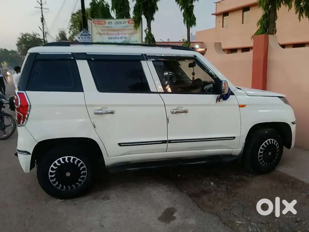 Mahindra Tuv 300 Plus 2017 Diesel 120000 Km Driven