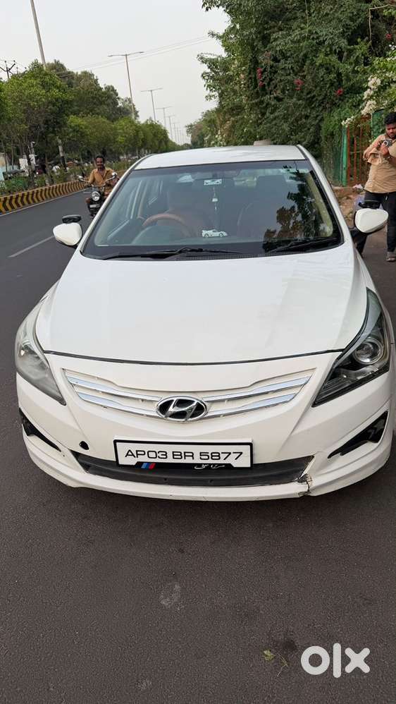 Hyundai Fluidic Verna 2015