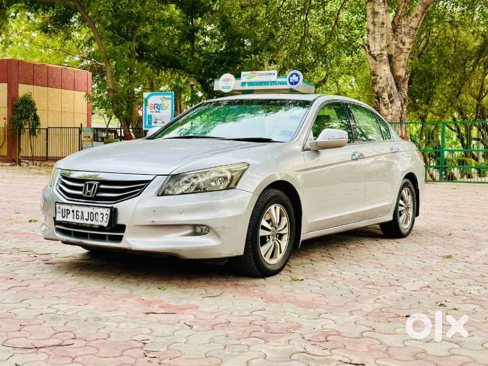 Honda Accord 2.4 Elegance Manual, 2012, Petrol