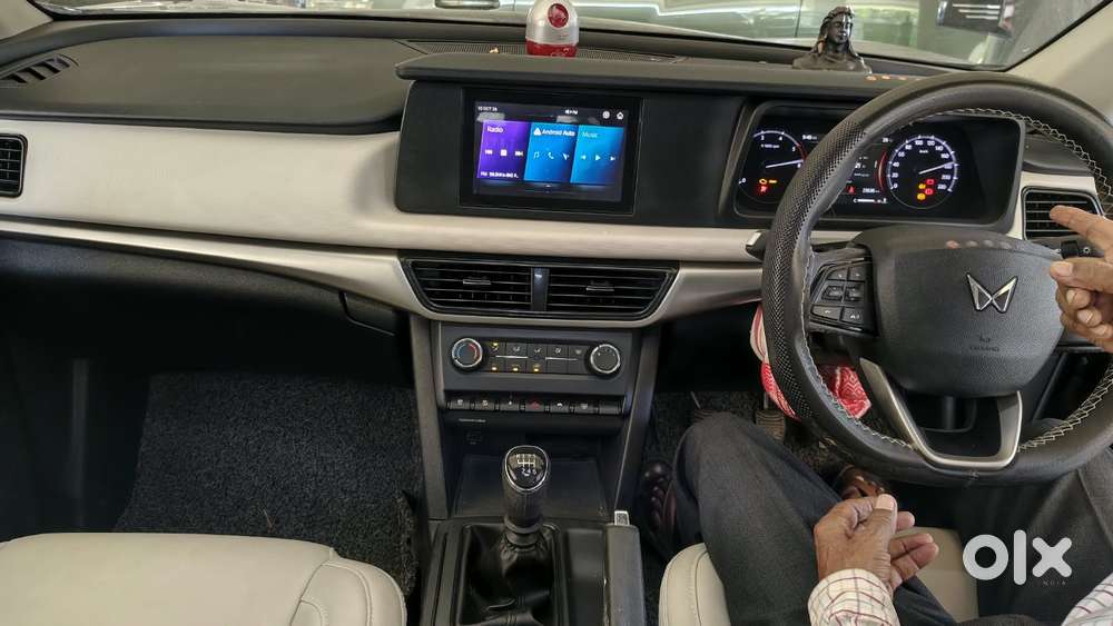Mahindra Xuv700 2.2 Mx Diesel Mt 5 Str, 2026, Diesel
