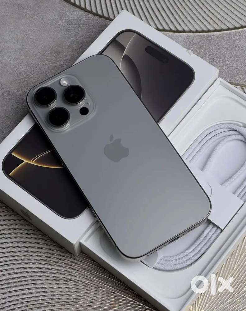IPHONE 16 PRO MAX 256GB NATURAL TITANIUM MINT CONDITION WITH BILL BOX