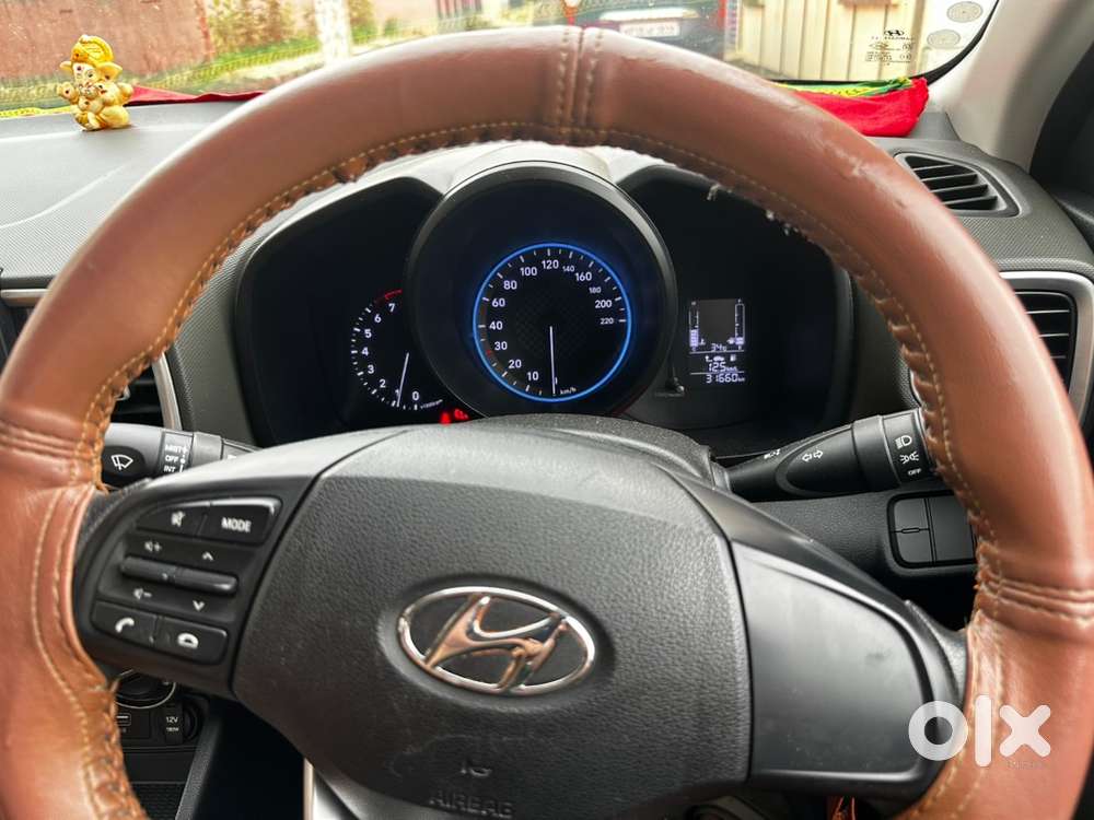 Hyundai Venue S Plus Petrol Manual 2020