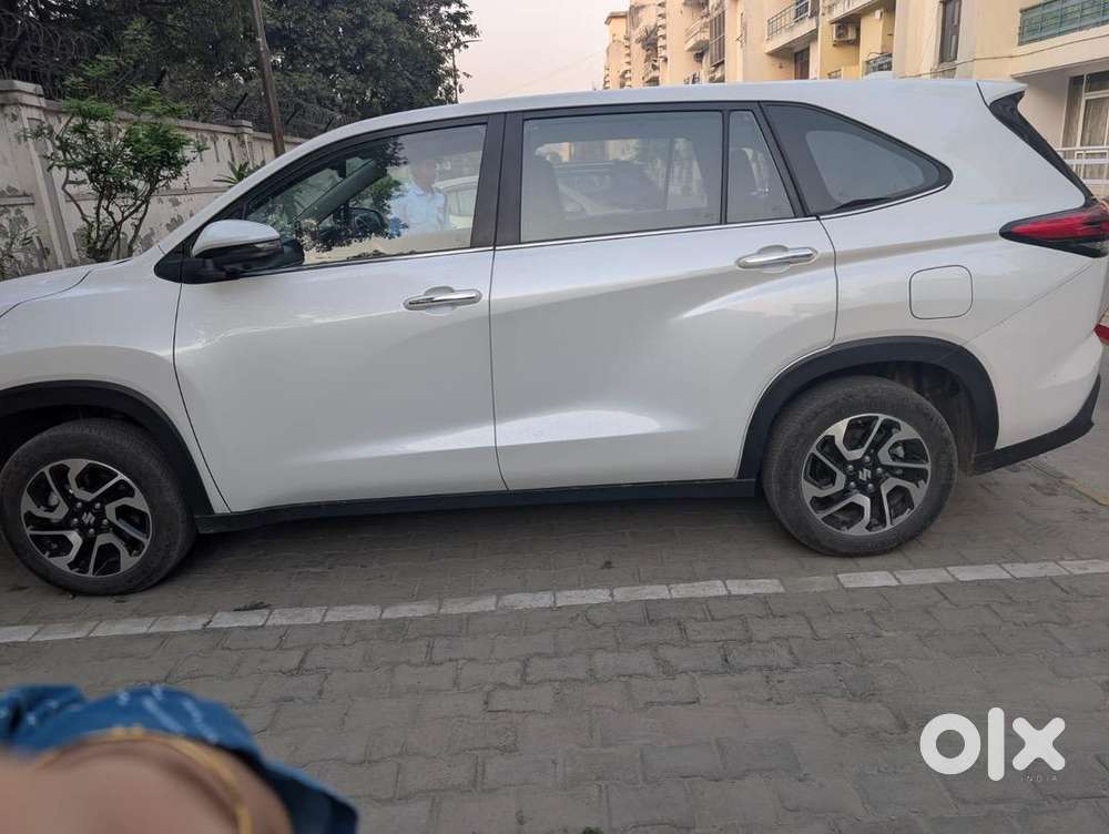 Maruti Suzuki Invicto 2025 Hybrid 12000 Km Driven